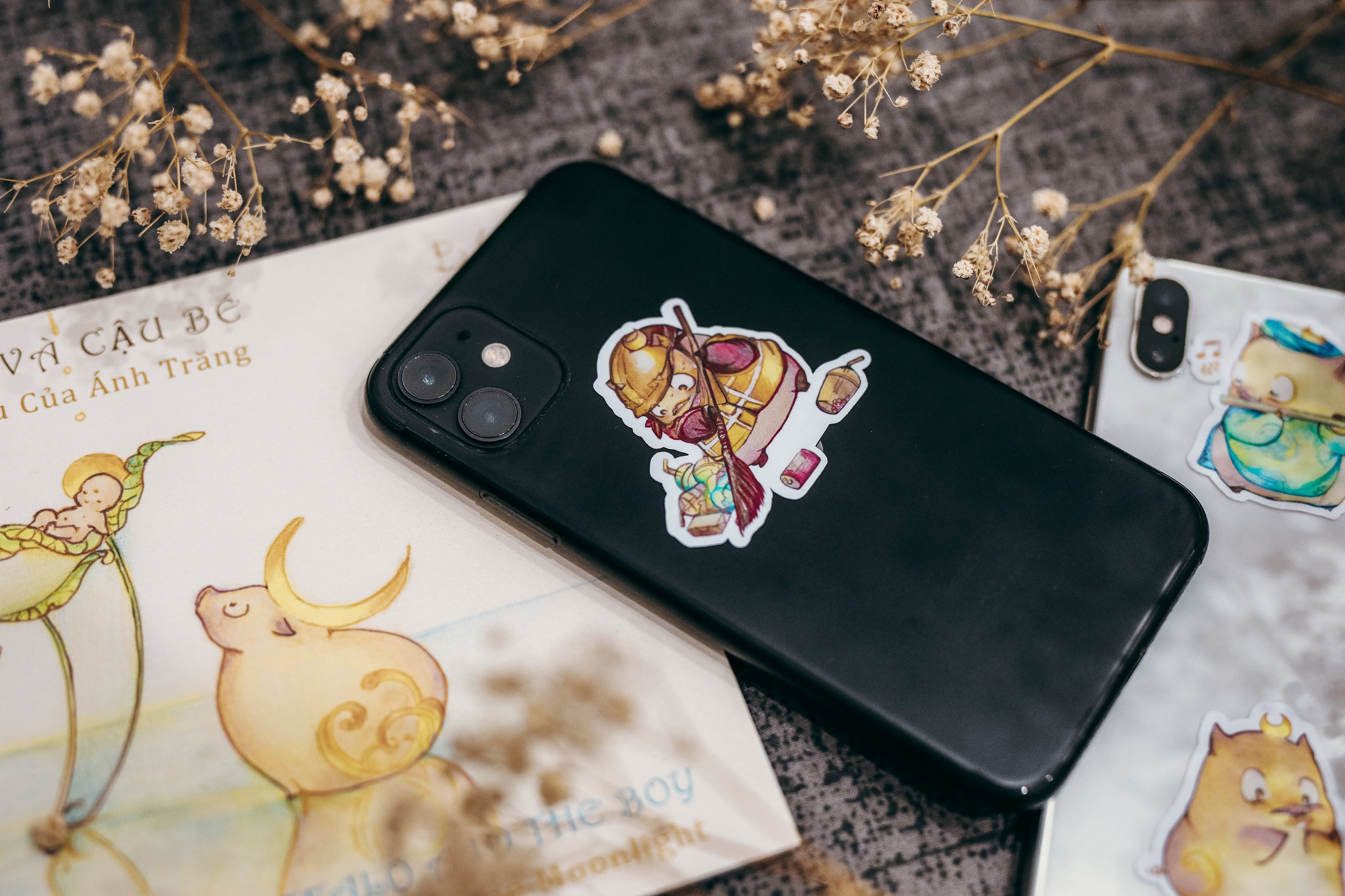 PIG MOON Sticker - Nhà sách Pig Moon - Pig Moon Bookstore - Nhãn dán decal - Decal trang trí - Sticker dán trang trí ốp điện thoại