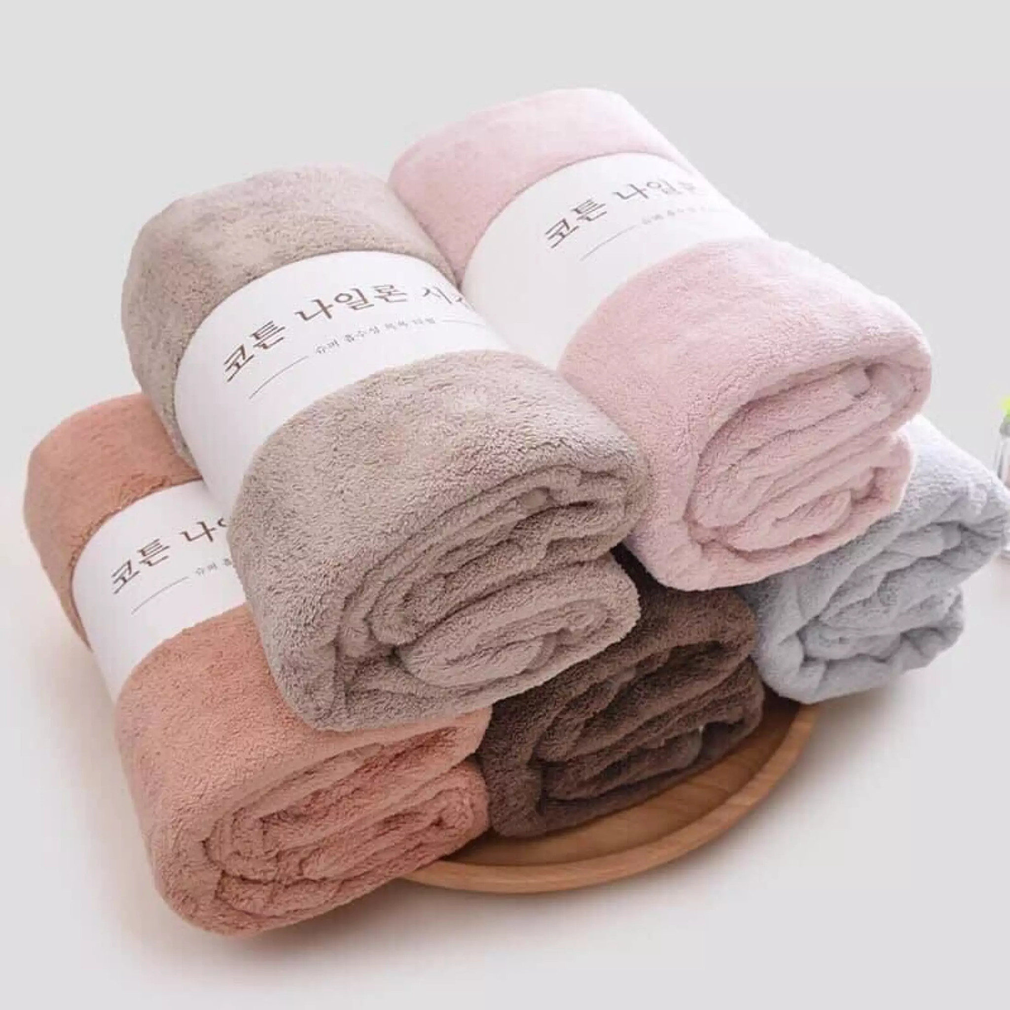 COMBO 2 Khăn Tắm Hàn Quốc Lông Cừu LOẠI 1 khổ lớn , Màu Sắc Nhã Nhặn, Làm Từ Sợi Siêu Tự Nhiên Ca