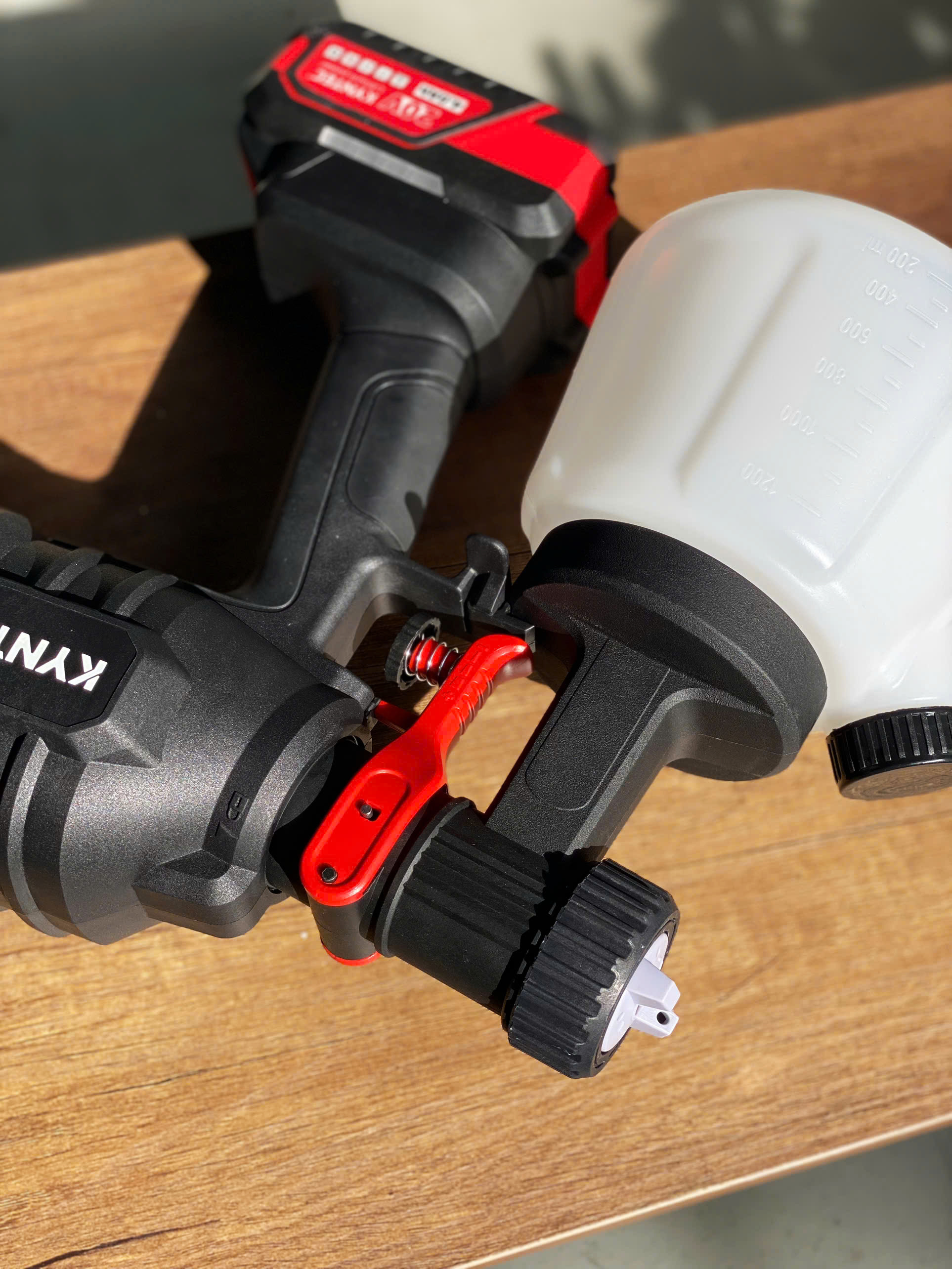 Thân máy phun sơn pin KYNKO KYNTEC 20V V20 - KT81 - 1200 (giá không gồm pin)