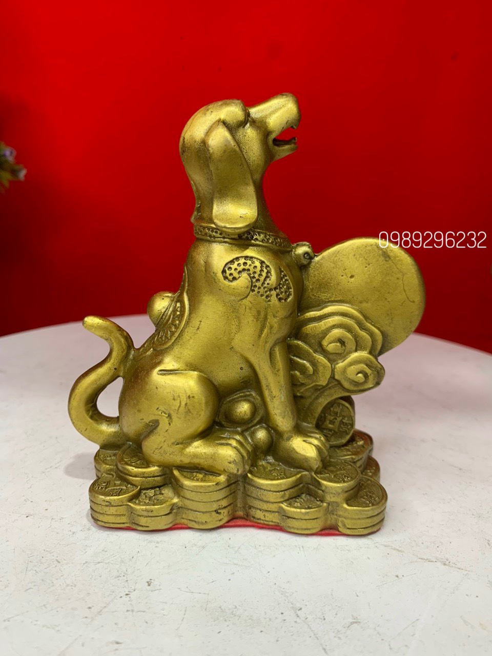 Tượng Chó ngồi bệ tiền cầu Tài Lộc bằng đồng