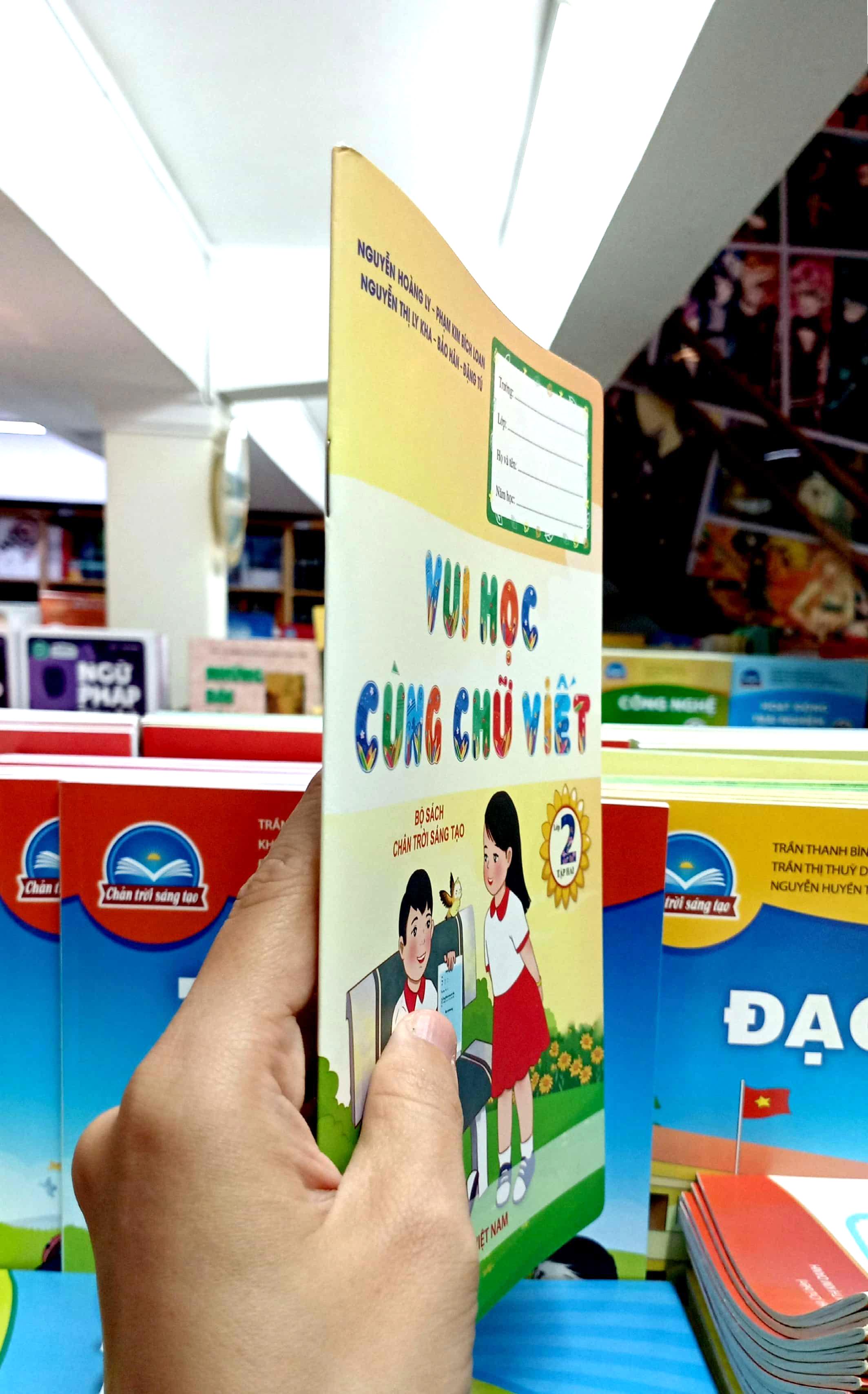 Vui Học Cùng Chữ Viết Lớp 2 - Tập 2