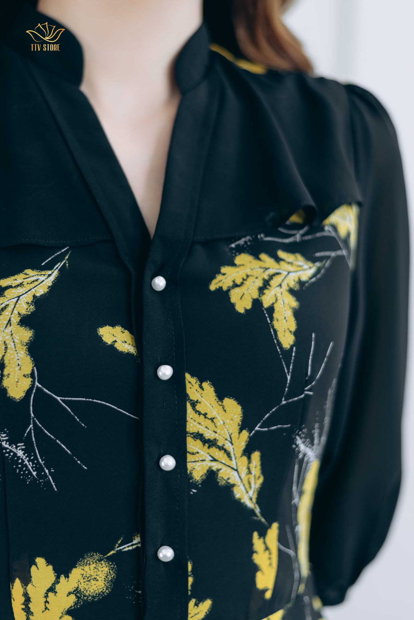 Đầm form A thiết kế trung niên sang trọng cao cấp Cổ trụ kết ngọc tay lỡ màu Đen lá vàng TTV STORE TTV1303