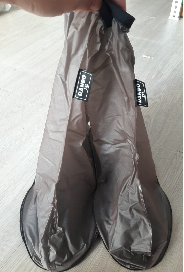 Giày Boots Đi Mưa Rando – giúp che mưa an toàn và tiện lợi cho giày của bạn