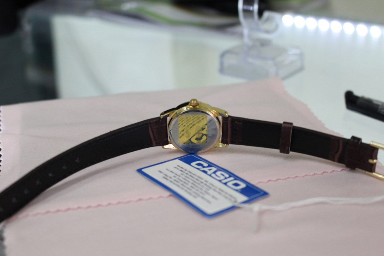 Đồng hồ nữ dây da Casio LTP-V001GL-1BUDF