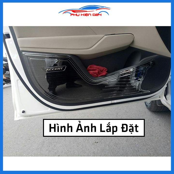 Bộ ốp tapli Accent 2018-2019-2020 vân Titan chống xước va đập khi mở cửa và làm đẹp xe