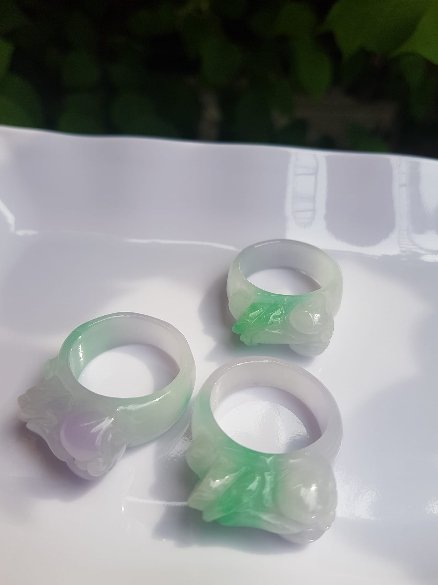 Chiếc Nhẫn Tỳ Hưu Hút Tài Ni 20mm Đá Cẩm Thạch Tự Nhiên Màu Tím Nhẹ Trắng Xanh Ngọc Bóng Đẹp Size Nhẫn đk 20mm x bản 11mm ạ