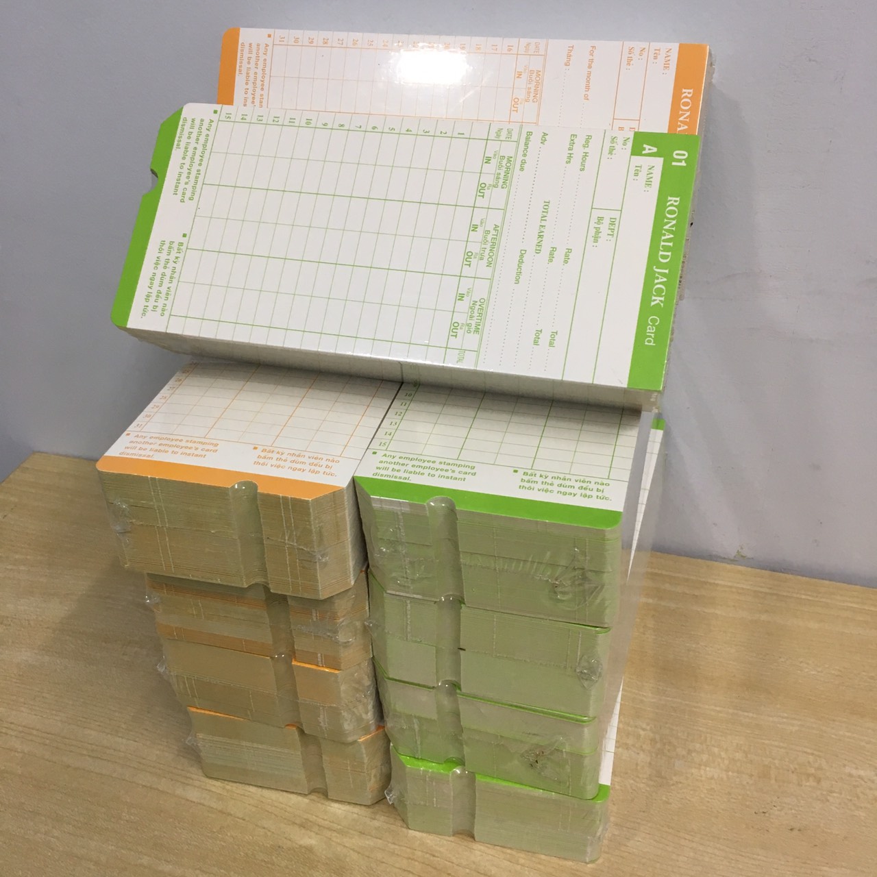 Thẻ chấm công bằng giấy umei
