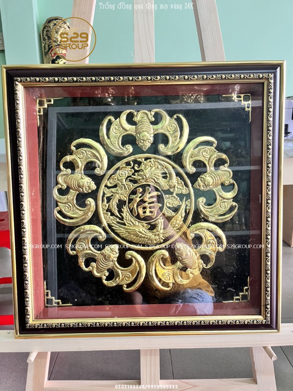 Tranh ngũ phúc lâm môn bằng đồng kt 40cm khung vân giả gỗ,nền nhung,chữ bằng đồng nguyên chất