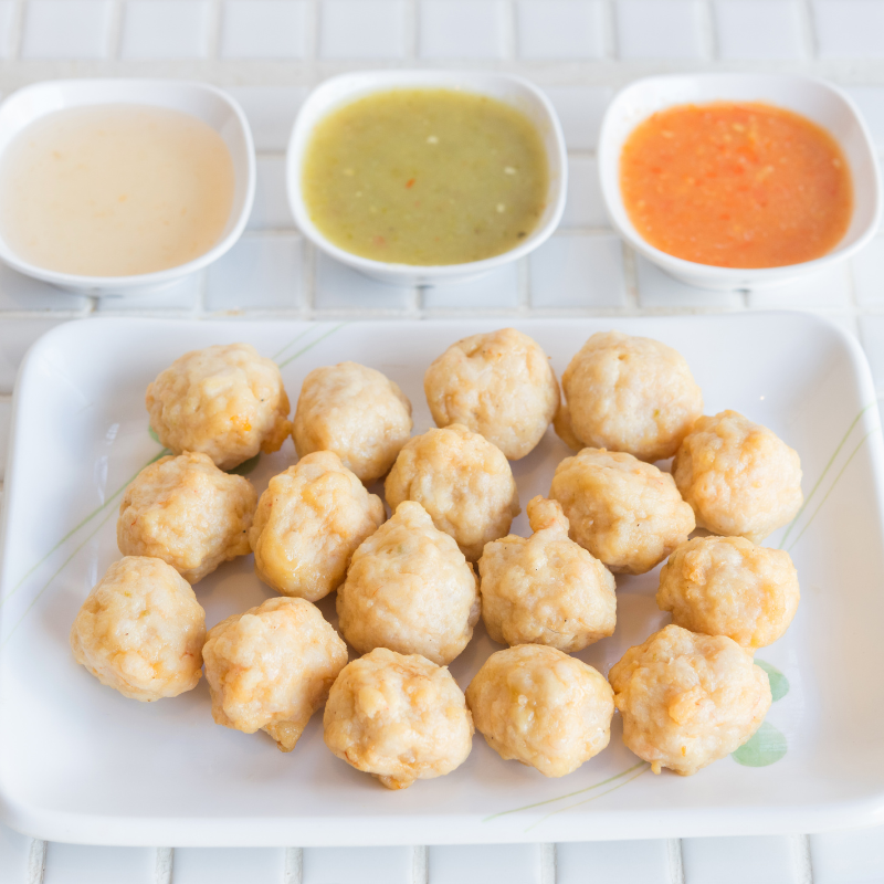 Tôm viên chiên, viên hải sản thả lẩu Đôi Đũa Vàng tươi ngon gói 420gr