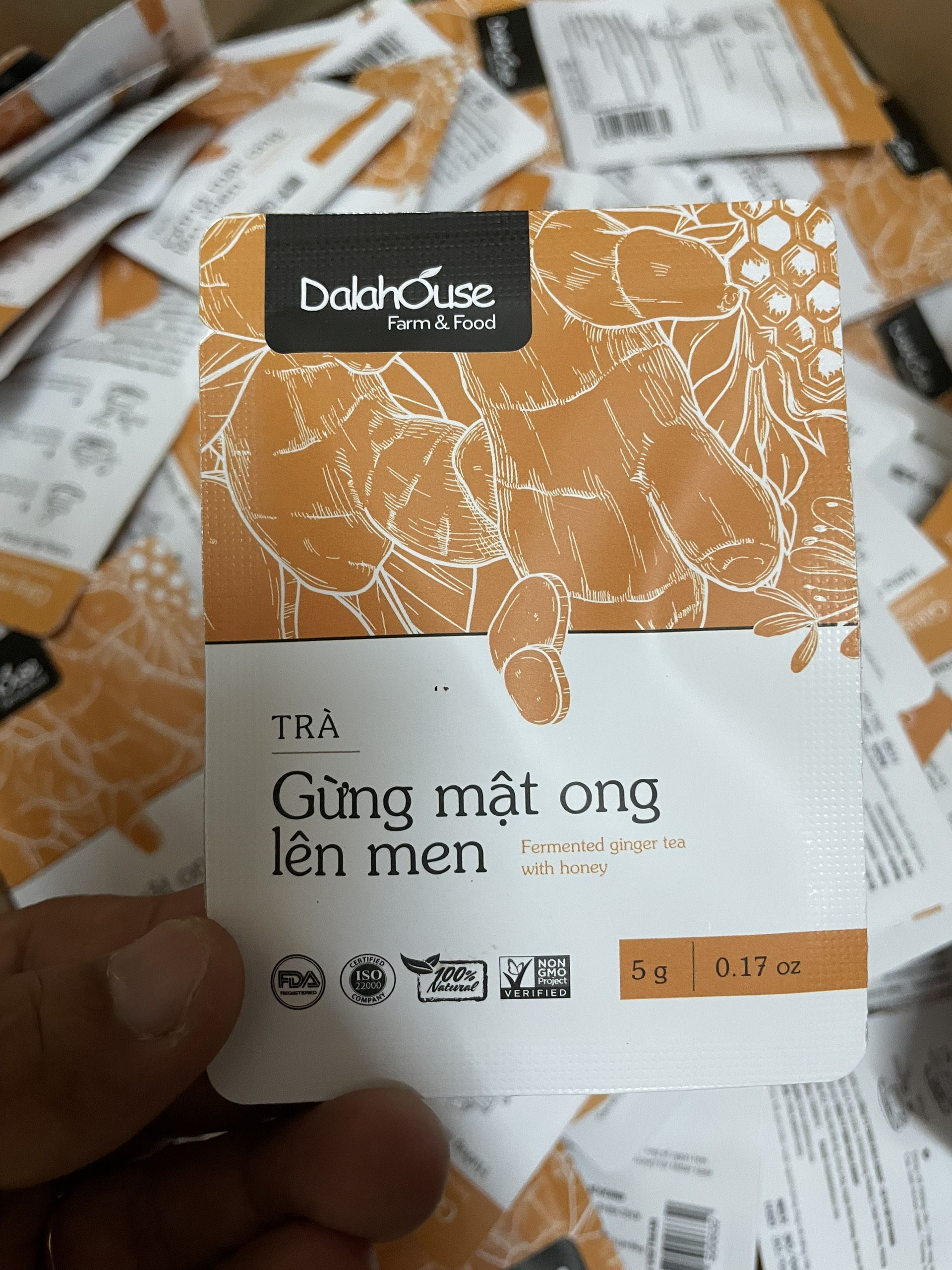 Trà gừng mật ong lên men Dalahouse Hộp 15 gói - Giữ ấm bụng, cứu cánh ngày đèn đỏ