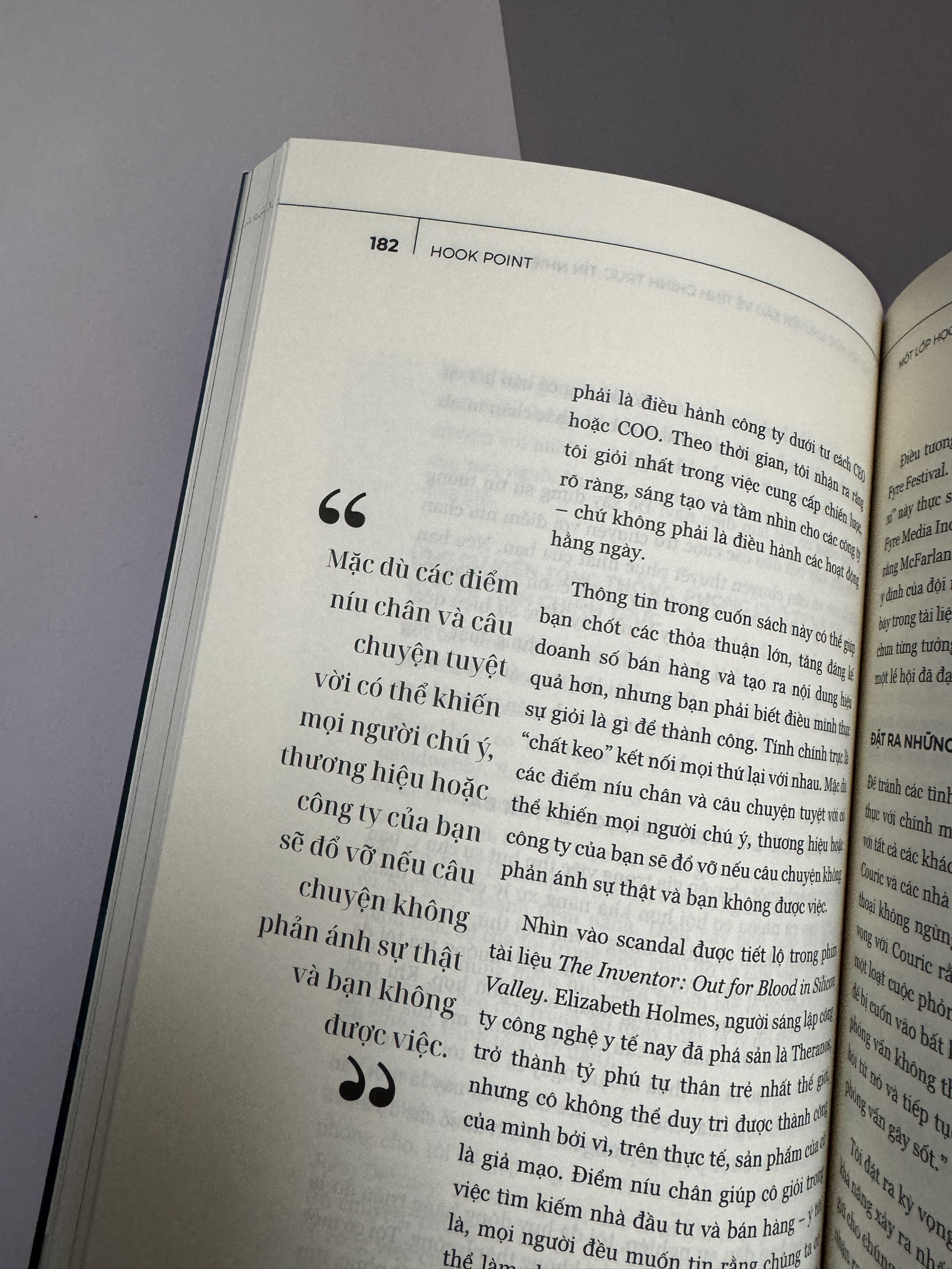 HOOK POINT - ĐIỂM NÍU CHÂN KHÁCH HÀNG TRONG THẾ GIỚI 3 GIÂY HỐI HẢ - Brendan Kane - Trung Trịnh dịch - Alpha Books - NXB Công Thương.