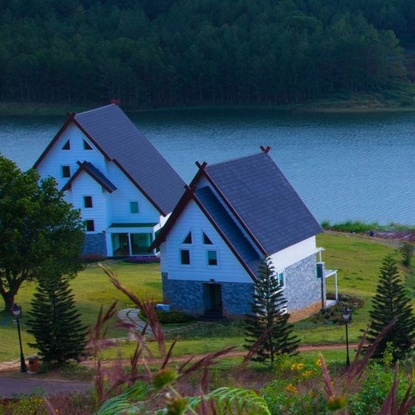 Đà Lạt Wonder Resort 4* - Buffet Sáng, Hồ Bơi Vô Cực, Xe Đưa Đón Trung Tâm, Miễn Phí Tham Quan Vườn Dâu, Vườn Rau, Khách Sạn Bên Hồ Tuyền Lâm Cực Đẹp