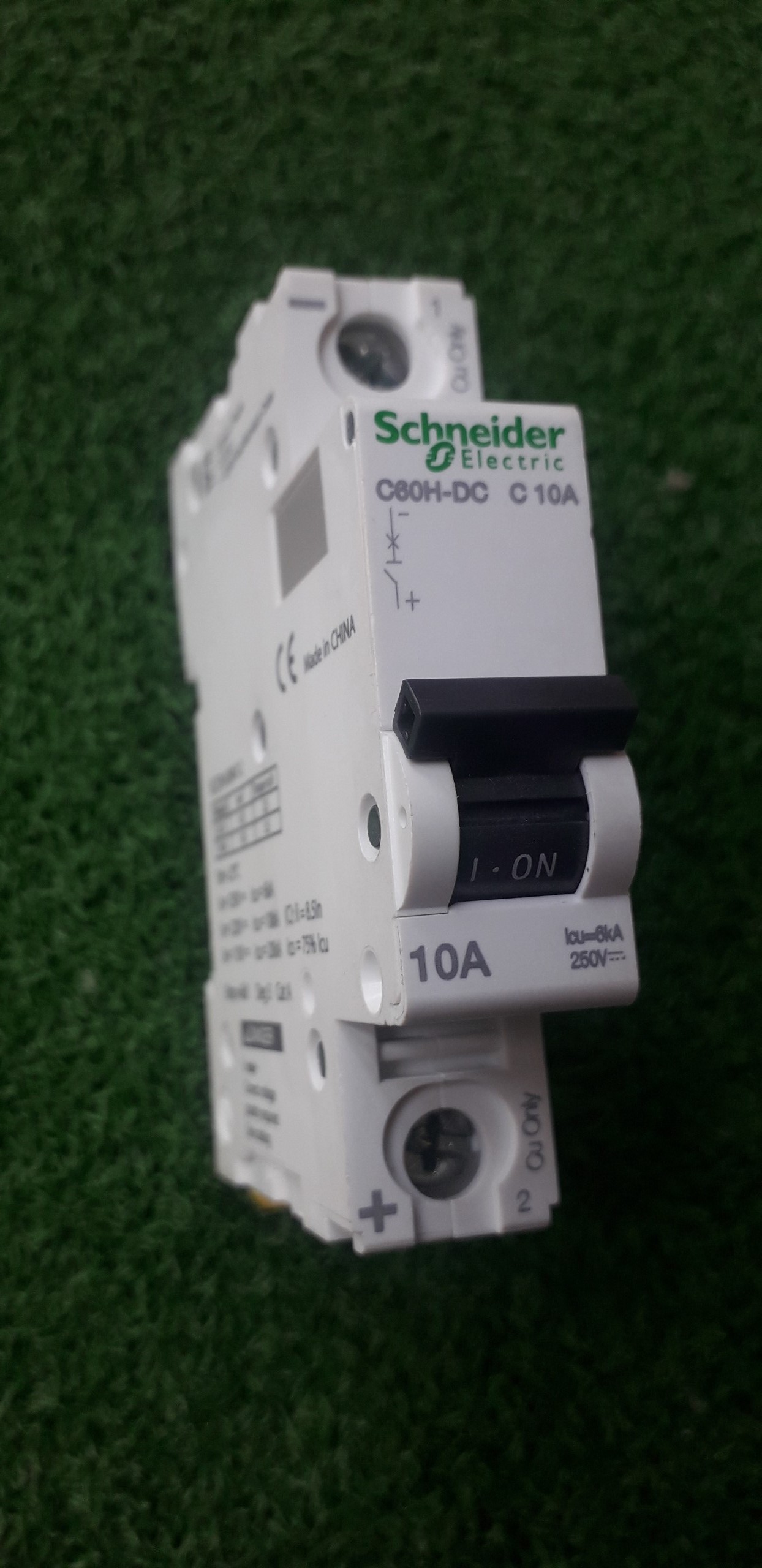 A9N61508 Schneider MCB Acti9 C60H-DC 1P 10A DC220V