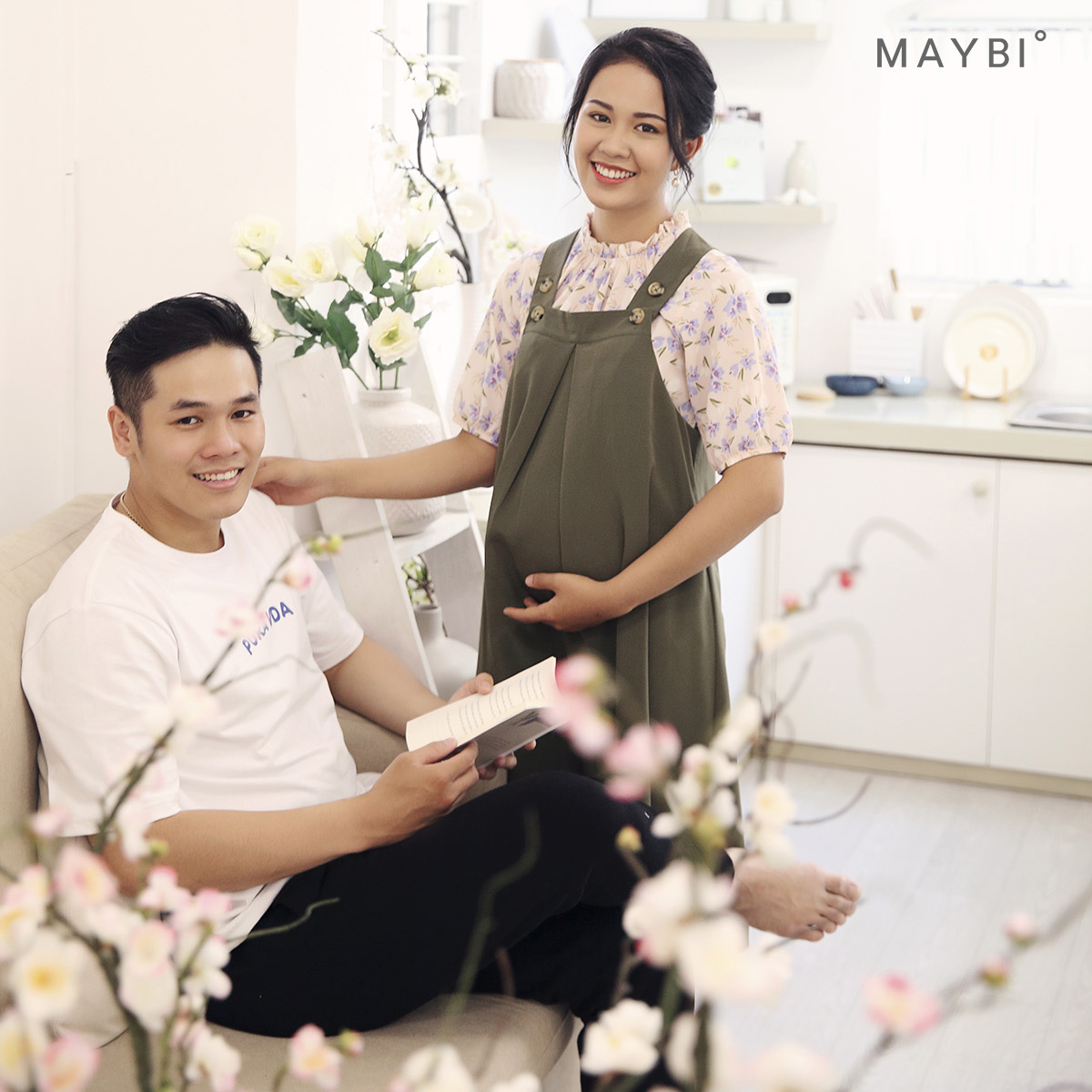 MAYBI - Áo nhún cổ tay phồng Tuber Floral Top
