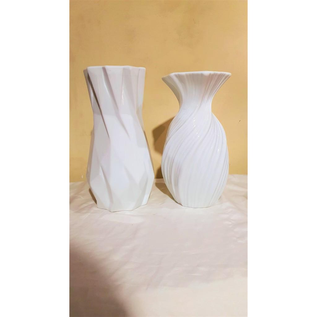 Bình cắm hoa bằng sứ trắng cao cấp dạng tròn xoắn cao 28cm , dạng trụ cao 30cm