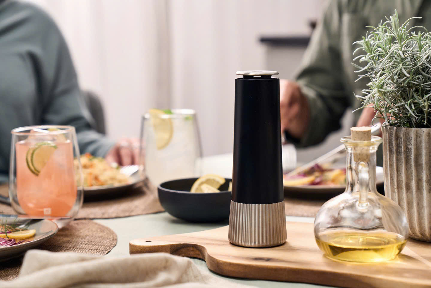 XAY TIÊU ZWILLING SPICES MILL 19CM MÀU ĐEN Hàng chính hãng