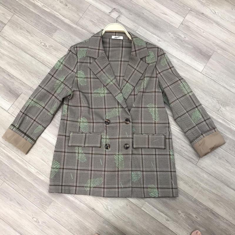 Áo khoác vest Blazer caro nền nâu chữ xanh lá