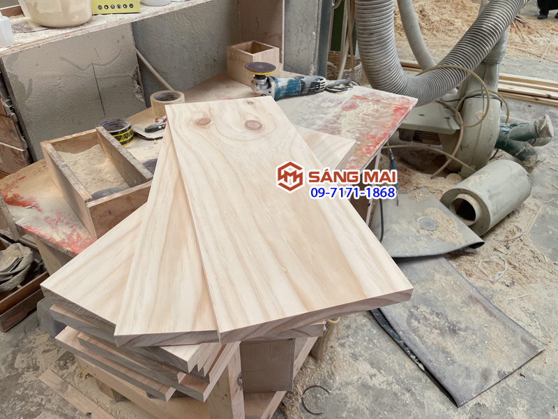 - Gỗ thông tấm mặt rộng 20cm x dày 2cm x dài 40cm + láng nhẵn mịn 4 mặt