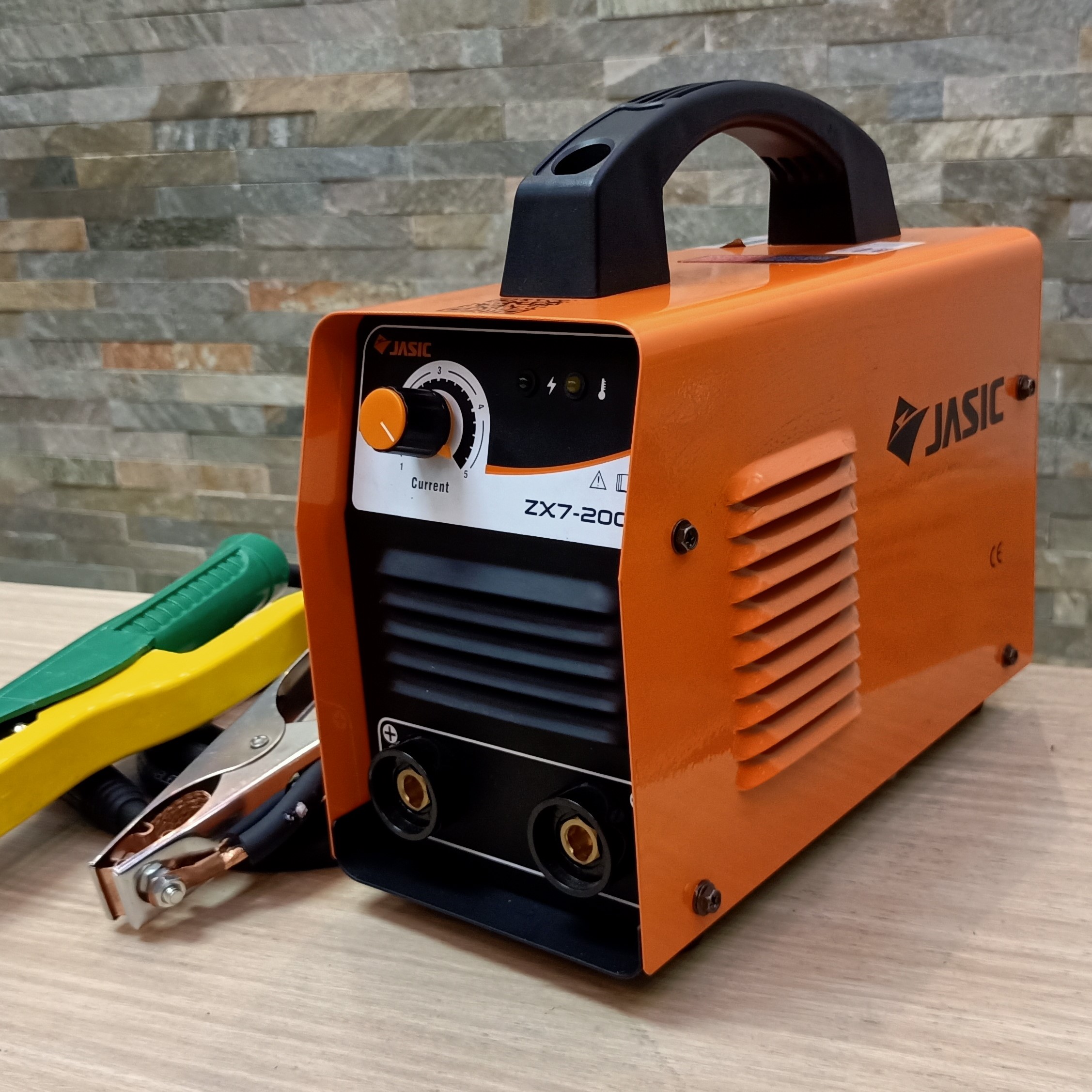 Máy Hàn Điện electric JASIC ZX7-200E - Welding Flame Burns Evenly kemax Anh Quốc