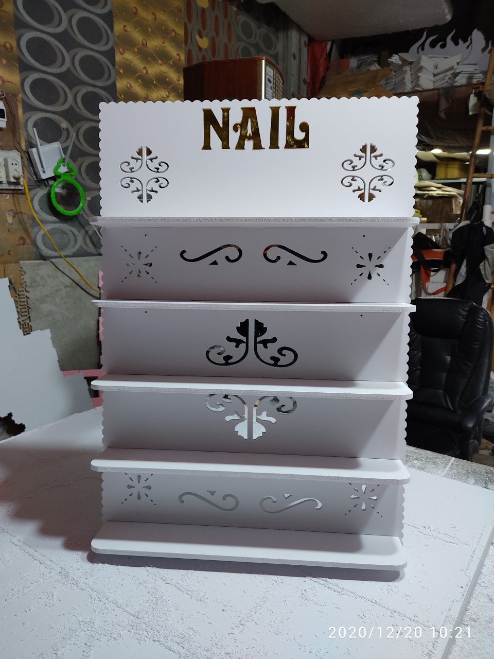 Kệ Sơn chữ Nail vàng