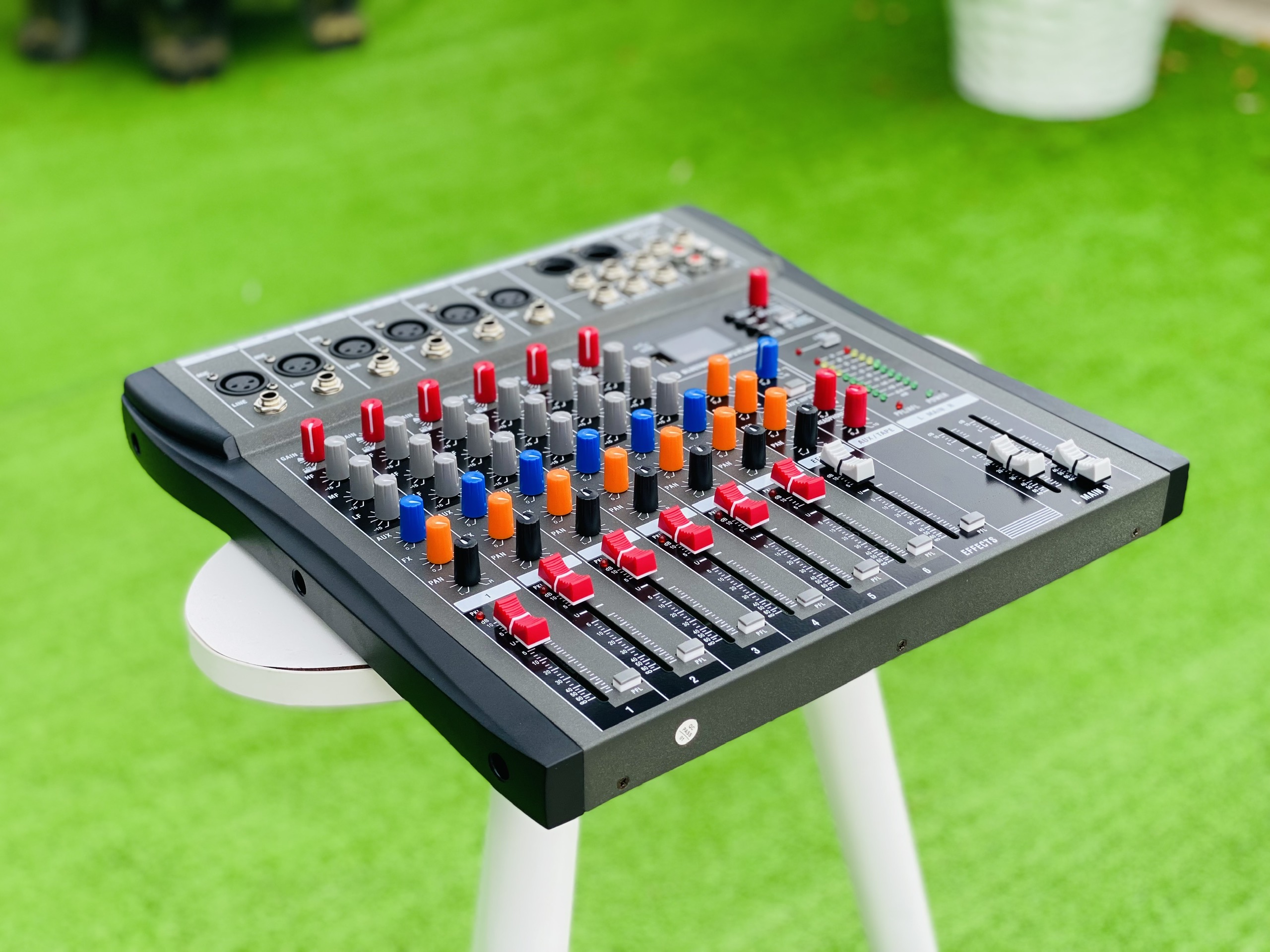 [ƯU ĐÃI CỰC LỚN - TẶNG NGAY DÂY CANON RA HOA SEN] Mixer MTMAX KT6 Cao Cấp Với 6 Đường Line Chuyên Nâng Cấp Loa Kéo, Dàn Karaoke, Sân Khấu, Hội Nghị, Bữa Tiệc, Hàng Chính Hãng