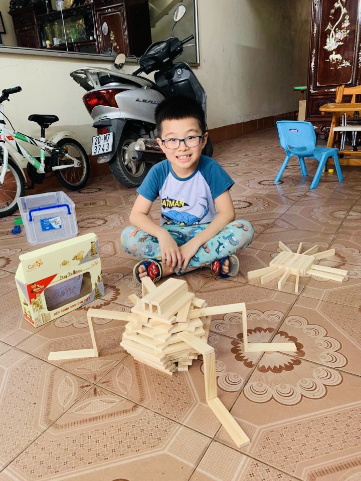 Đồ chơi gỗ xếp hình thanh gỗ biến hình giúp bé sáng tạo tư duy, có kèm học liệu