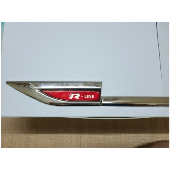 Bộ 2 cặp  ốp mang cá R-Line thể thao trang trí ô tô dán hai cửa