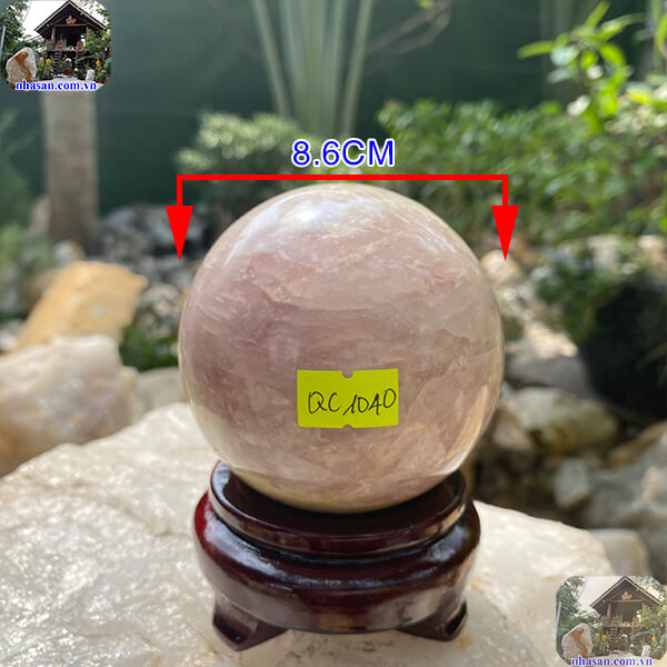 Quả cầu thạch anh hồng giúp tăng cường tình yêu và hạnh phúc-8.6cm-0.84kg-QC1040