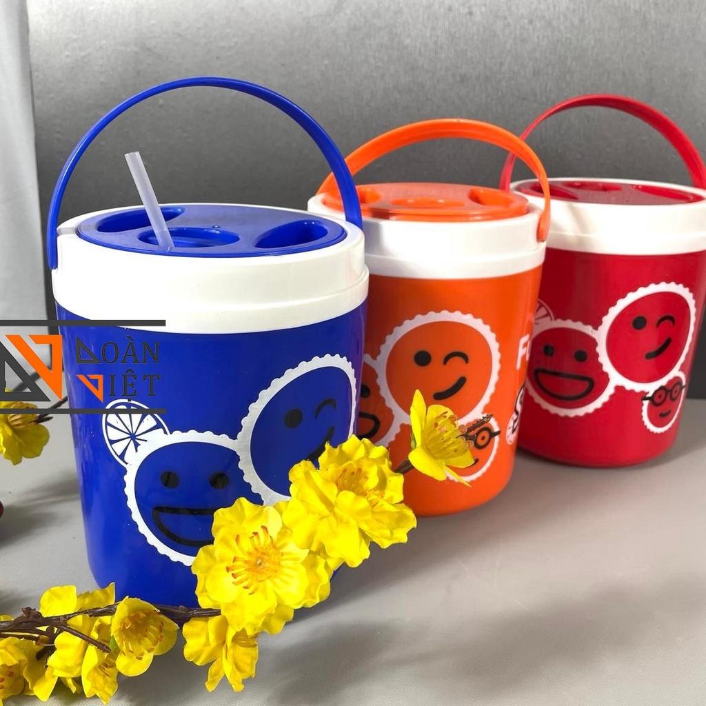 BÌNH GIỮ NHIỆT 1,5 lit . Nhựa PP ,PU nguyên sinh- Không đọng sương bên ngoài bình , giữ nhiệt lâu. Hàng Việt Nam