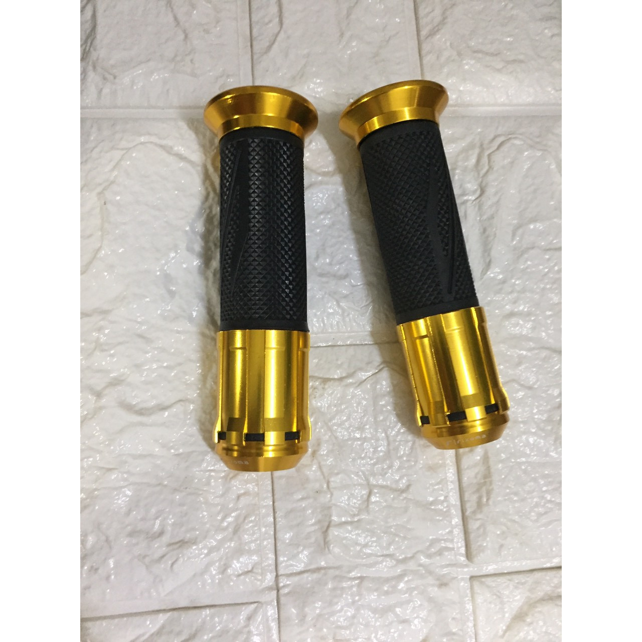 BAO TAY KIỂU GÙ 8 CẠNH NGẮN - VÀNG