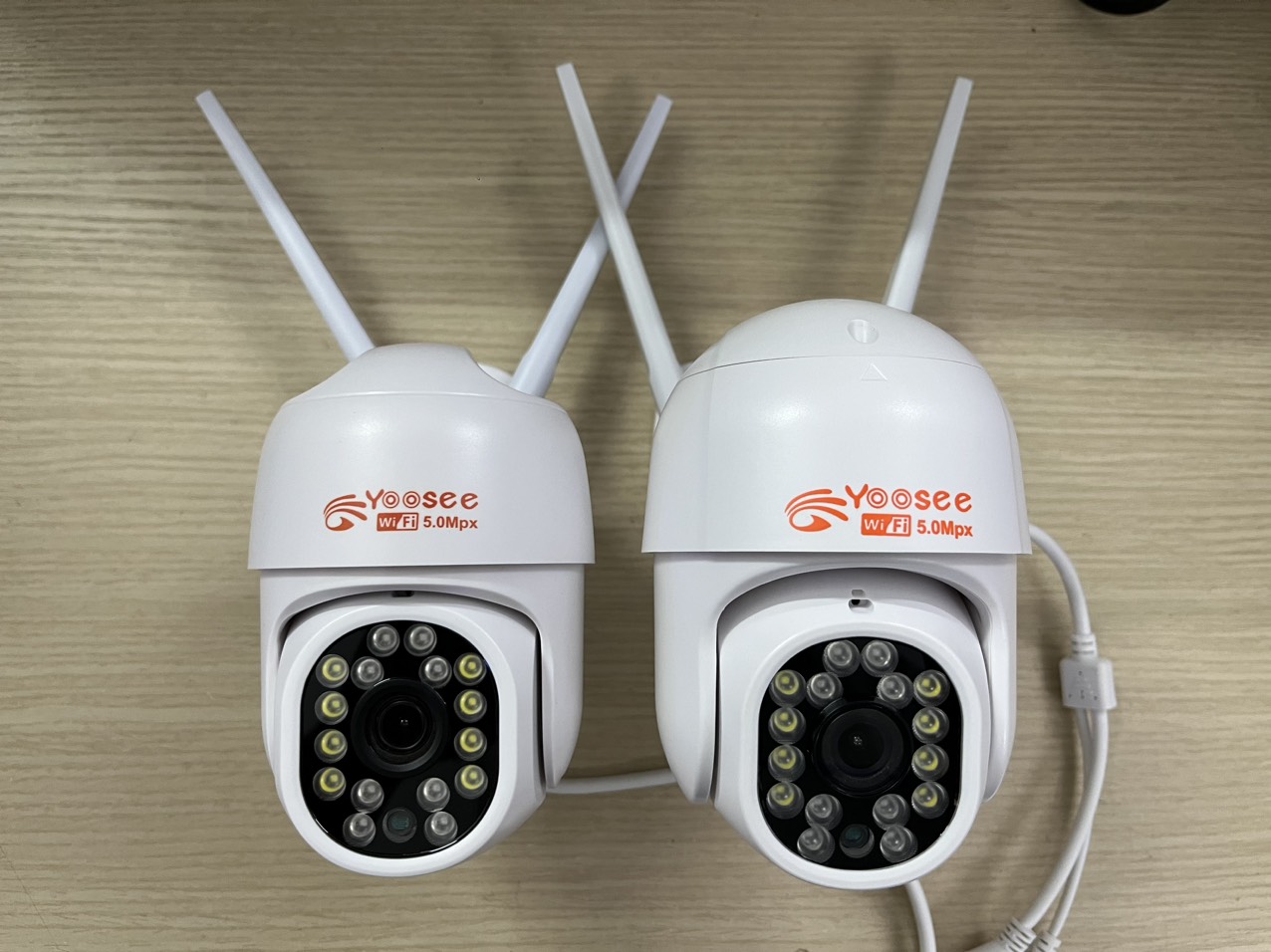 Camera Wifi Yoosee Ngoài Trời PTZ X3000 Xoay 355 độ 23 LED Xem Đêm Có Màu , Đàm Thoại 2 Chiều Rõ Lời , Sử Dụng Ngôn Ngữ Tiếng Việt , Cảnh Báo Đột Nhập Hú Còi Xanh Đỏ - Hàng Nhập Khẩu
