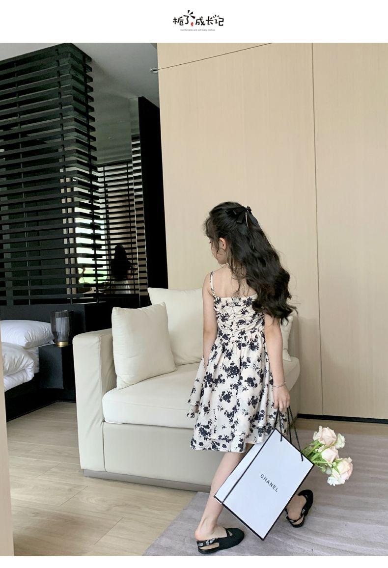 SHUANGYAN Yuanbaoth trẻ em ăn mặc thời trang phù hợp với phong cách phương Tây mùa xuân ăn mặc trẻ em gái mảnh hoa sling váy dệt kim áo choàng