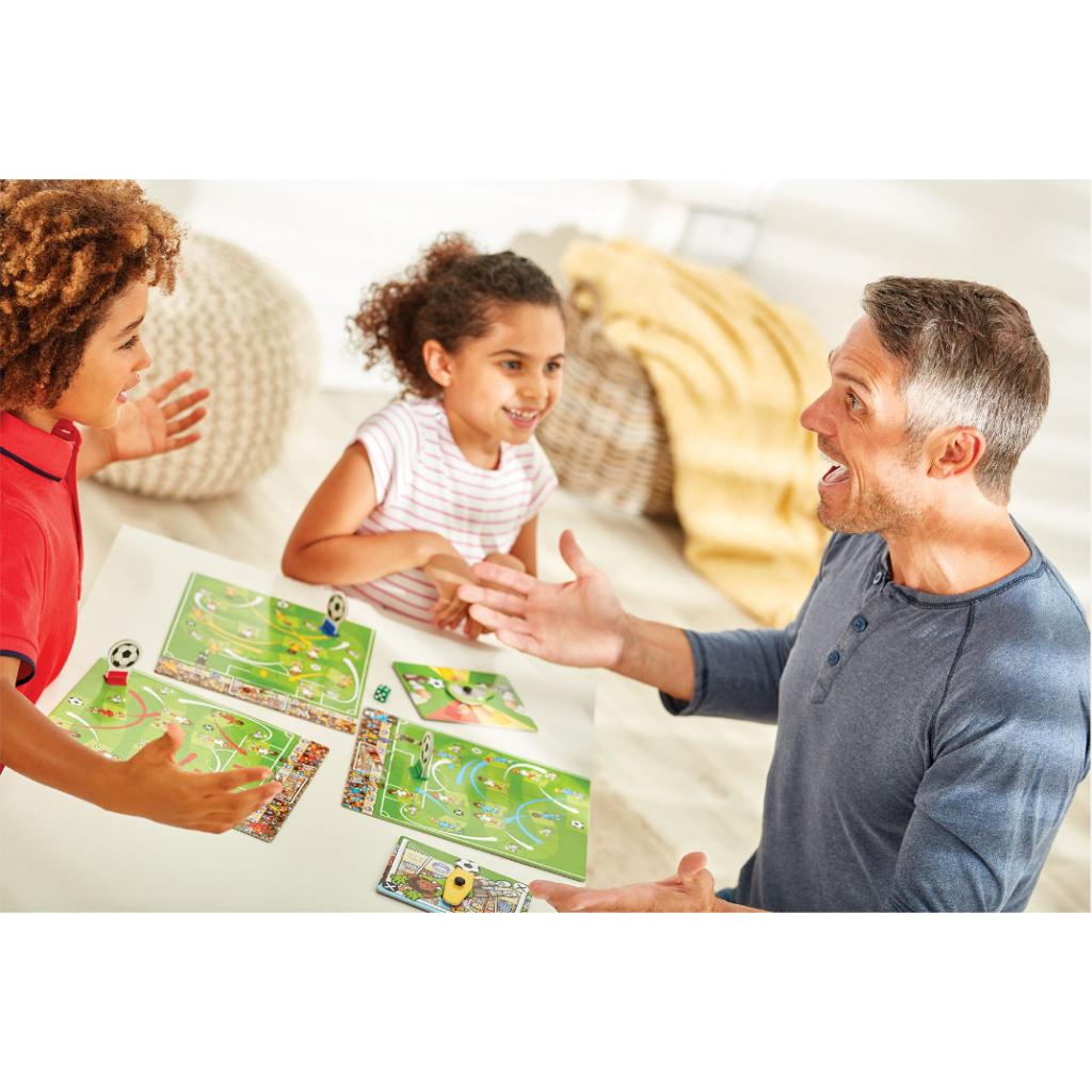 Trò chơi trí tuệ Football Game - Orchard Toys giúp trẻ phát triển trí tưởng tượng, kỹ năng giao tiếp