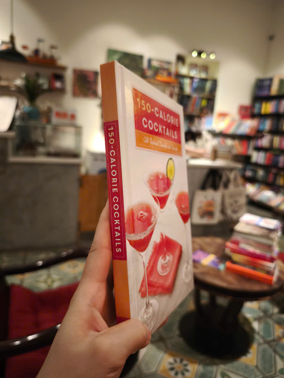 Sách - 150-Calorie Cocktails: All-Natural Drinks and Snacks: A Recipe Book by Stephanie Banyas