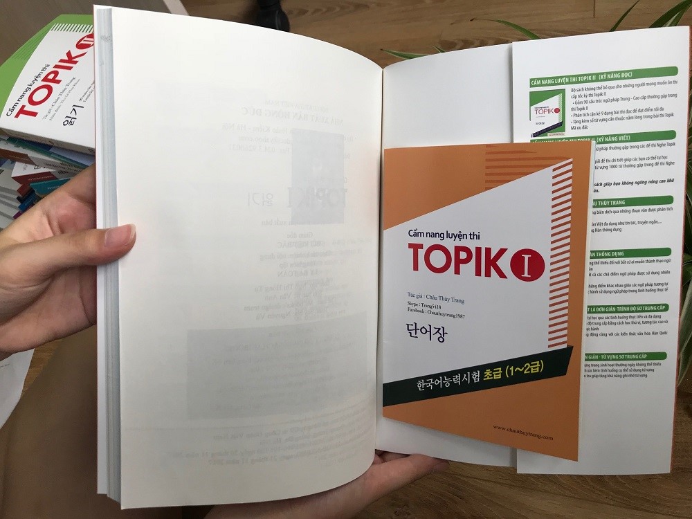 Cẩm Nang Luyện Thi Topik I(Tái Bản Gồm Bài Tập Và Đáp án) Tặng Kèm Sổ Tay Từ Vựng Luyện Thi Topik I Và Tặng Kèm Video 6000 từ vựng tiếng Hàn Quốc thông dụng qua hình ảnh