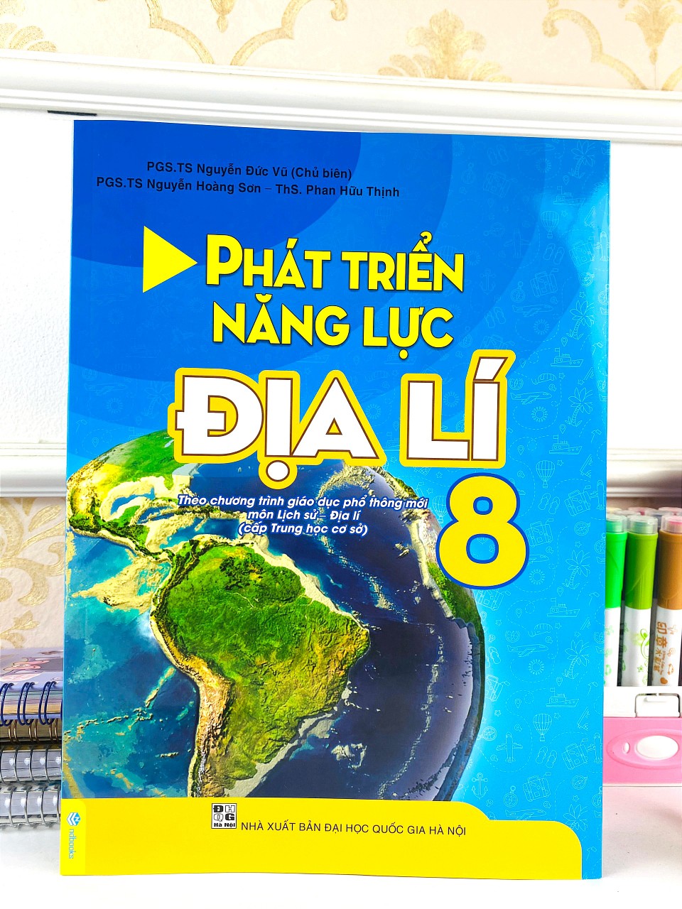 Sách - Phát Triển Năng Lực Địa Lí Lớp 8 - ndbooks