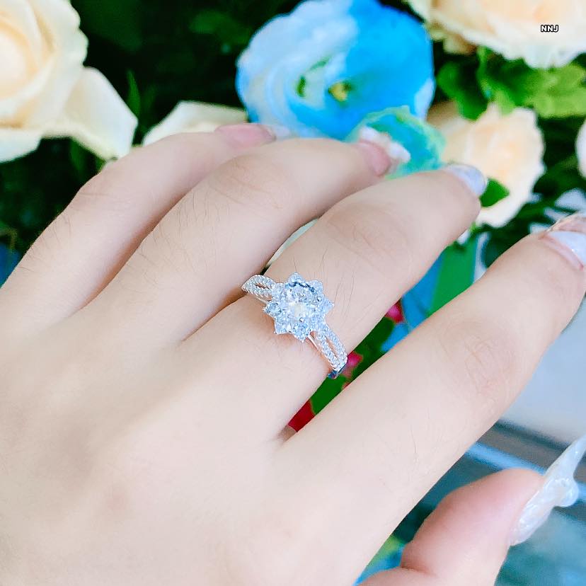 Nhẫn bạc nữ thời trang mặt hoa đá chất liệu bằng bạc s925 SA0851