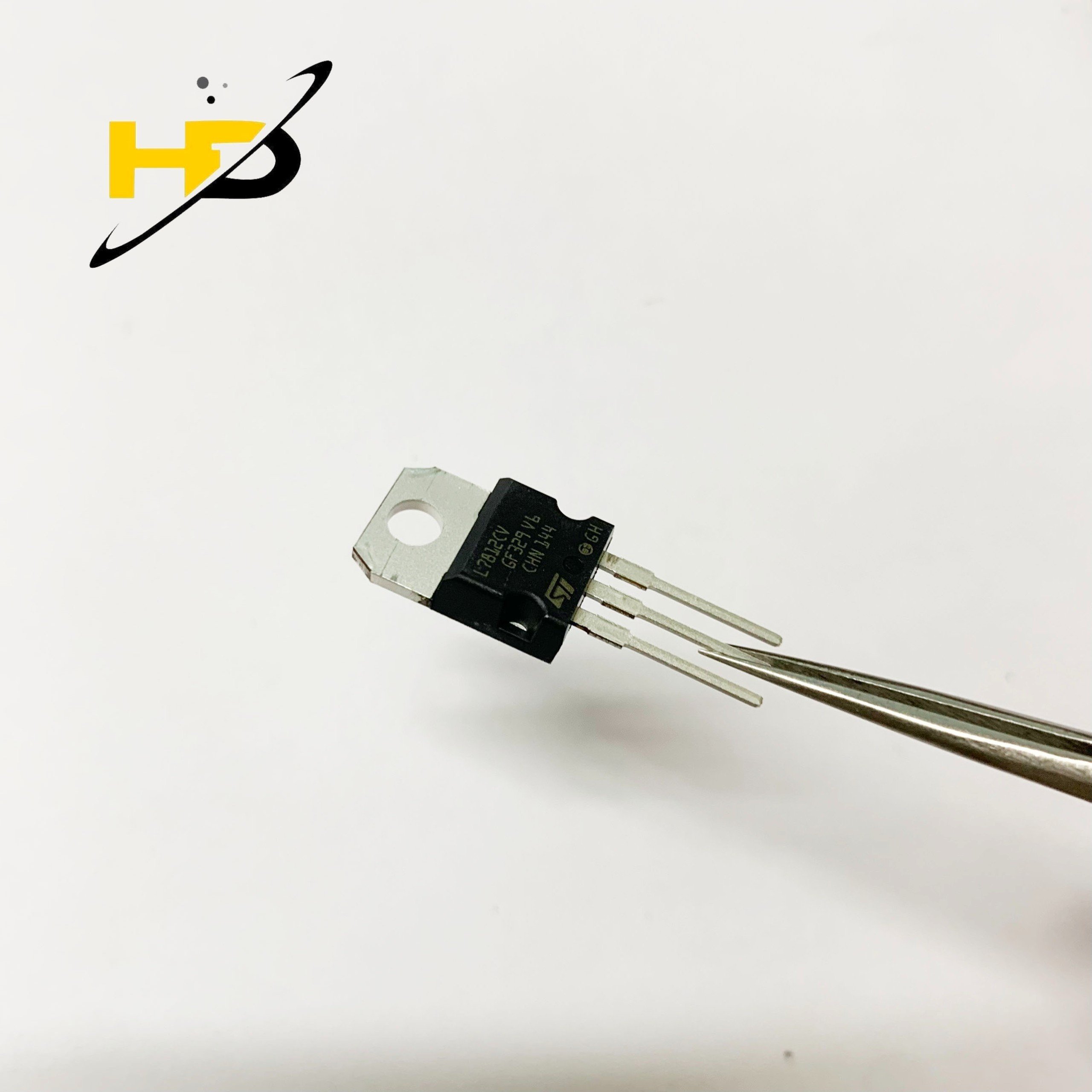 IC Ổn Áp L7812CV 7812 1,5A 12V Chân Cắm TO-220