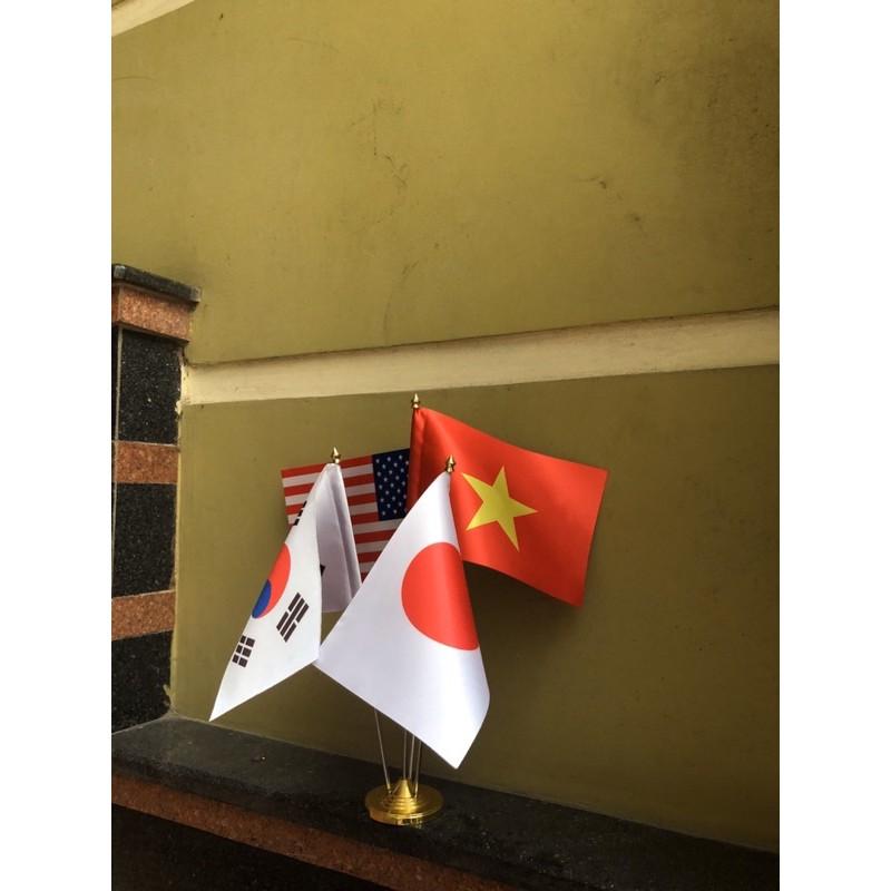 Cờ để bàn đế cắm 4