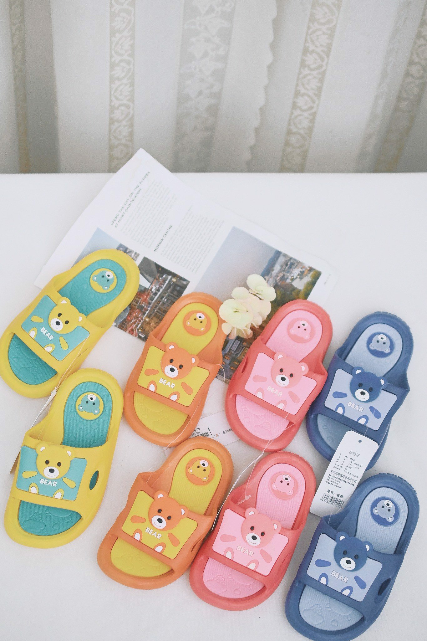 Dép nhựa trẻ em quai ngang