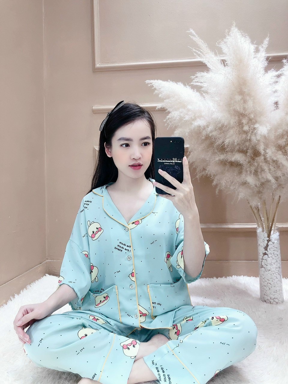 Bộ lụa tay ngắn quần dài họa tiết dễ thương