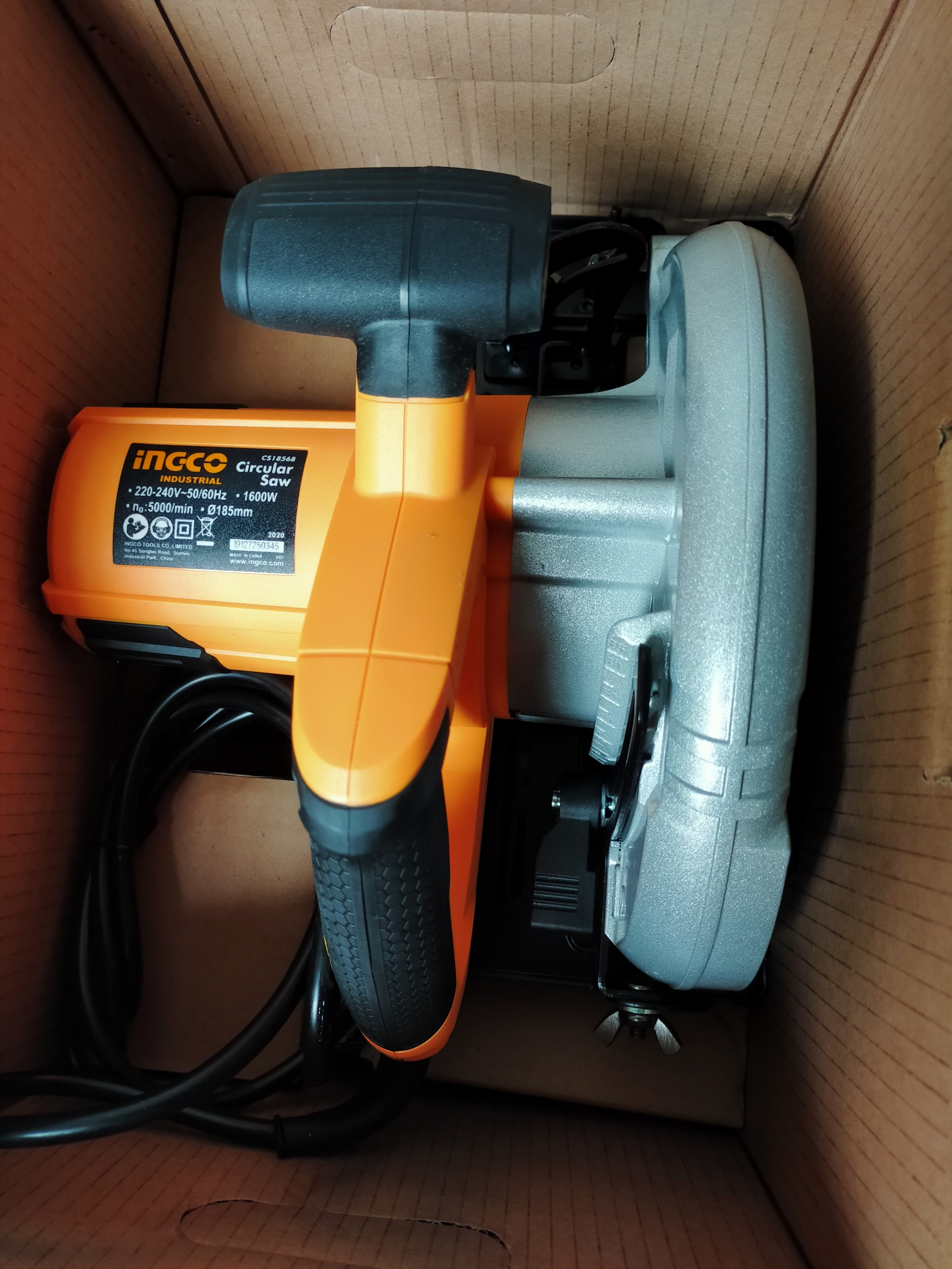 MÁY CƯA ĐĨA TRÒN 185MM 1600W INGCO CS18568 - HÀNG CHÍNH HÃNG