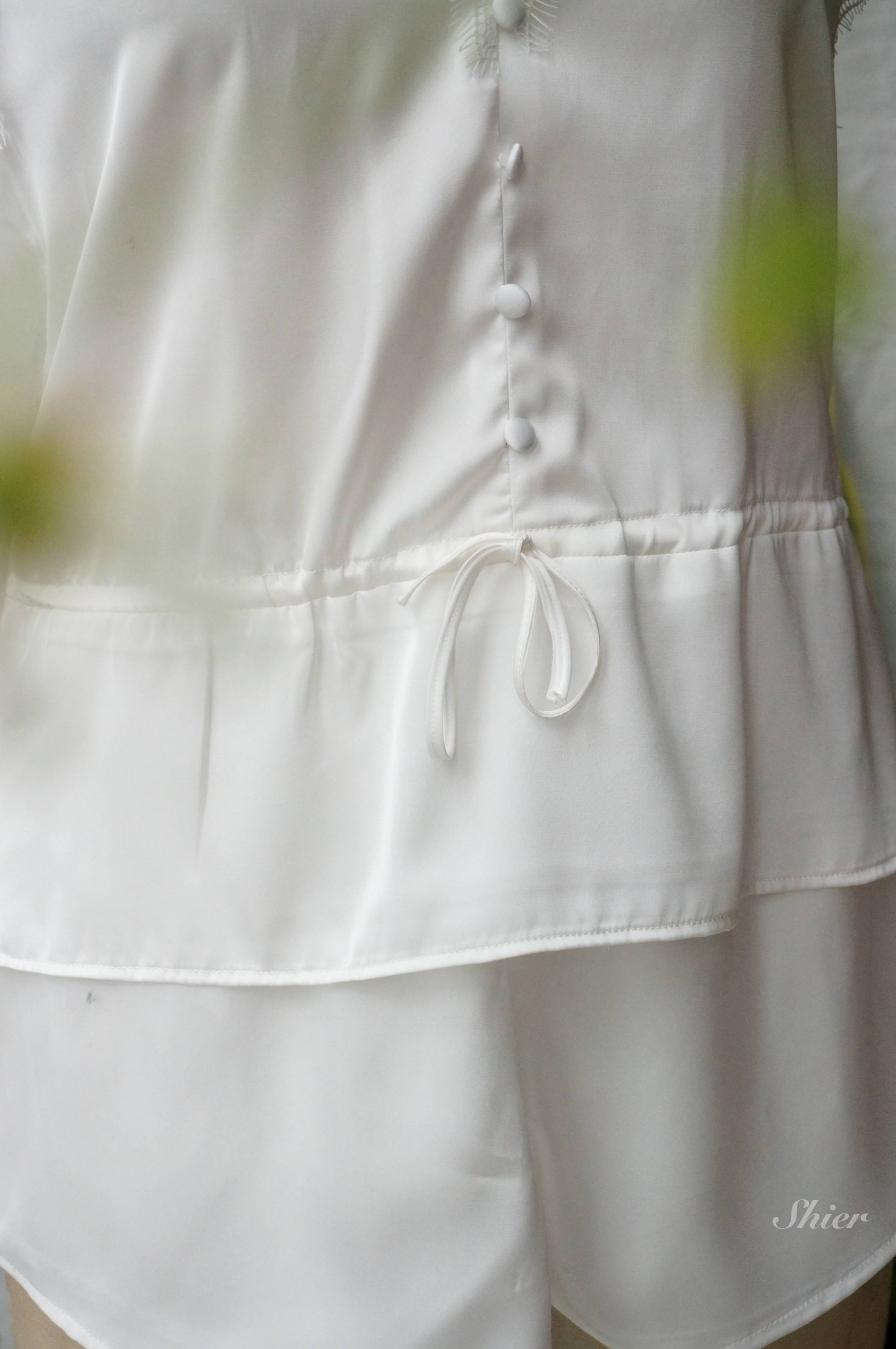 Đồ Bộ Lụa Ngắn Daisy, Bộ Quần Áo Ngủ Ngắn Quần Short Mix Kèm Áo 2 Dây Chất Lụa Mát Mịn Đồ Ngủ Mặc Nhà Chít Eo Phối Ren Nhấn Viền Ngực Tinh Tế