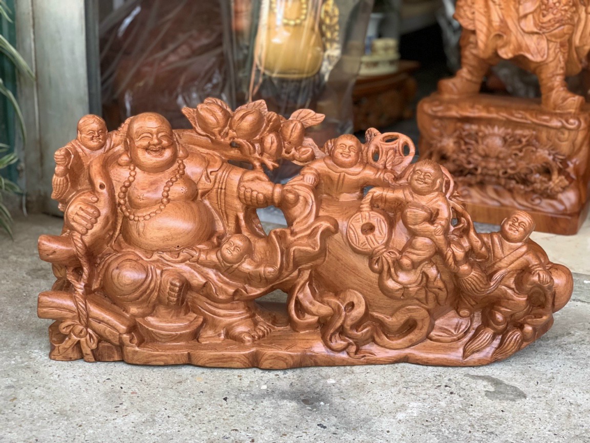 Tượng phật di lặc ngũ phúc kéo bao tiền bằng gỗ hương đá kt 40×22×11cm