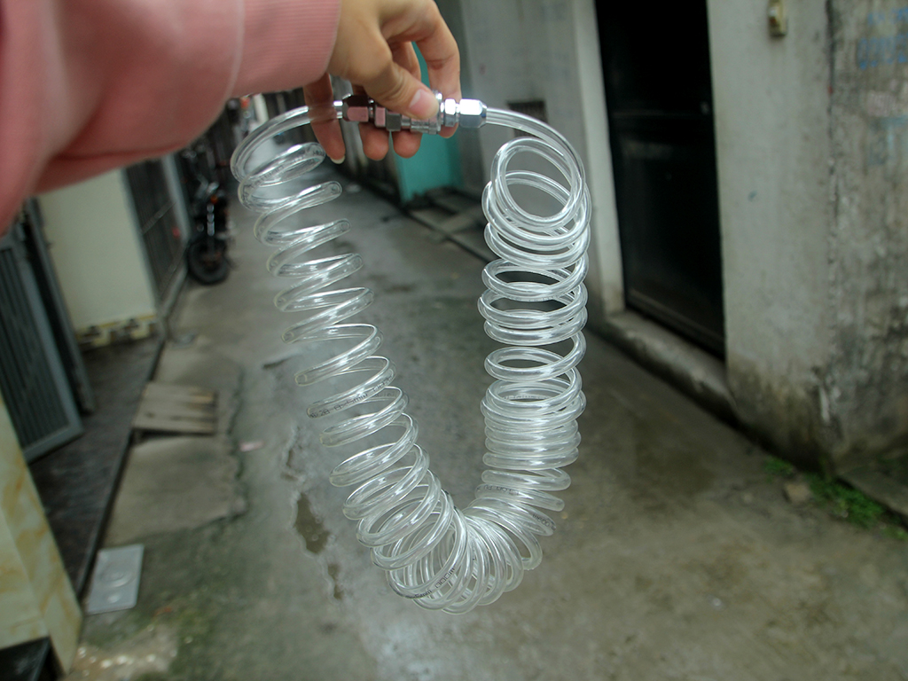 Dây hơi xoắn phi 8 nhựa PU trắng có sẵn 2 đầu nối bình hơi chiều dài tùy chọn:
