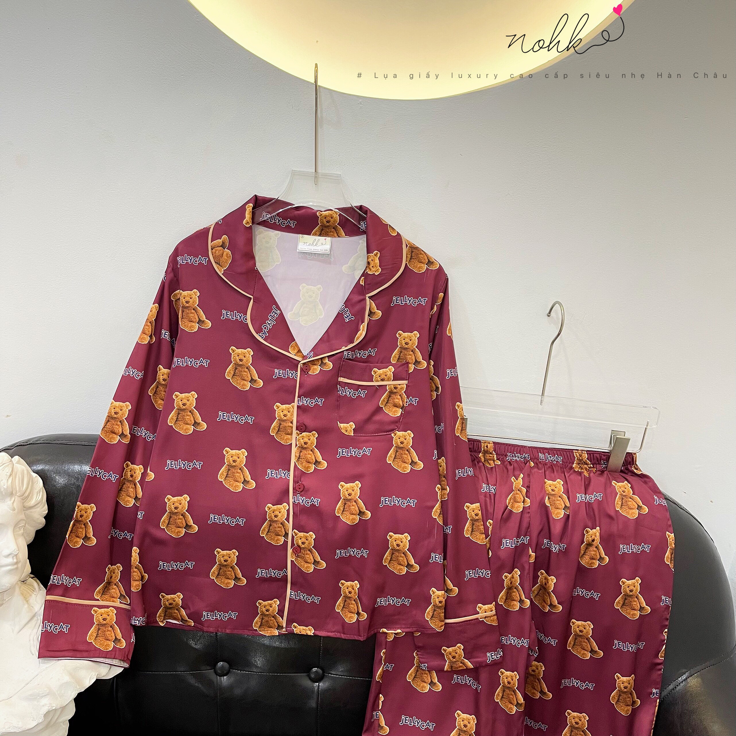 Bộ pizama áo dài quần dài HT gấu chất lụa màu đỏ đô cao cấp NOHK BO077A