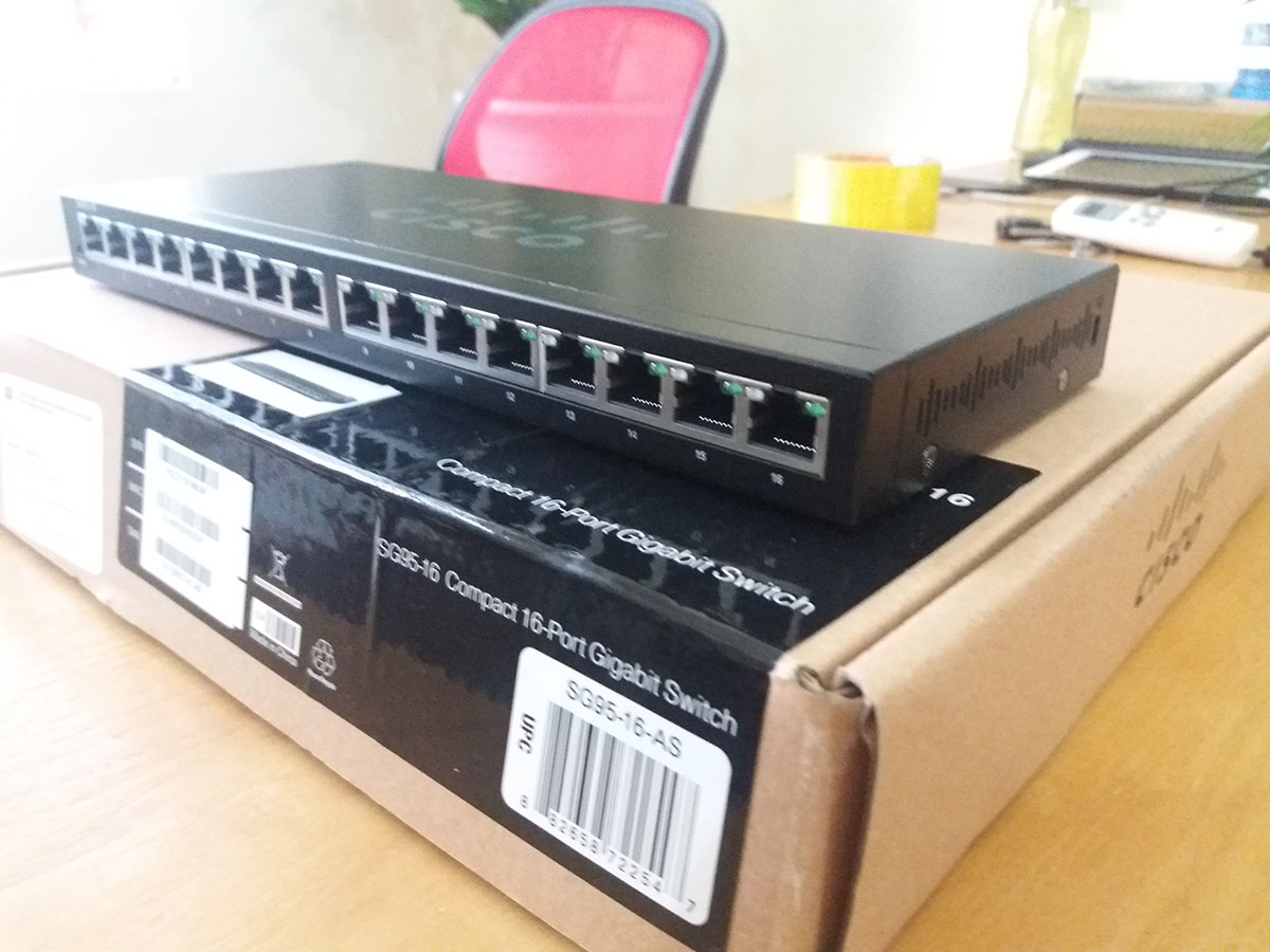 Bộ chia mạng Cisco SG95-16 16 Ports 10/100/1000 Mbps - Hàng nhập khẩu