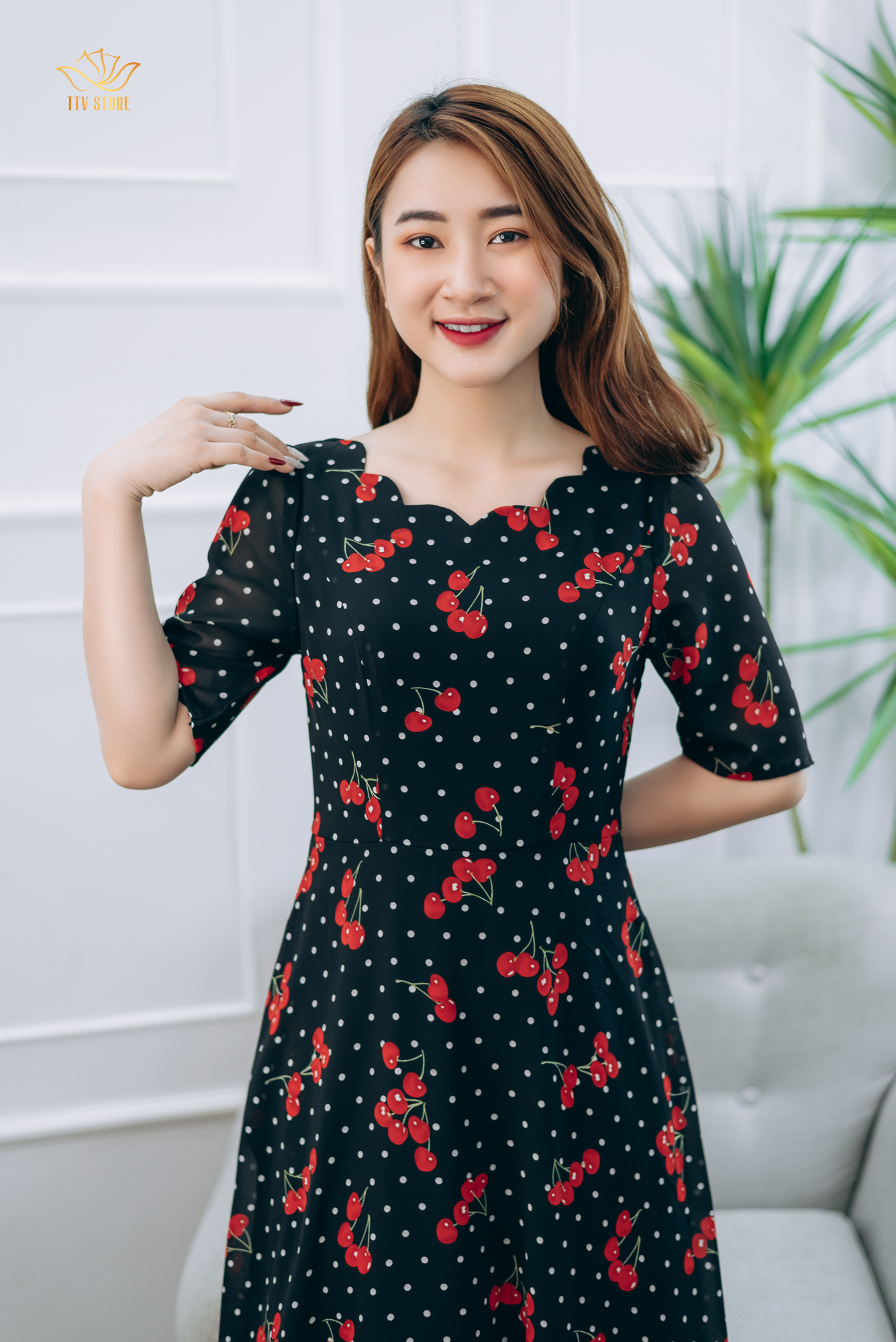Đầm xòe thiết kế trung niên cao cấp quý phái Cổ sóng nước tay ngắn màu Đen Bi TTV STORE TTV1372