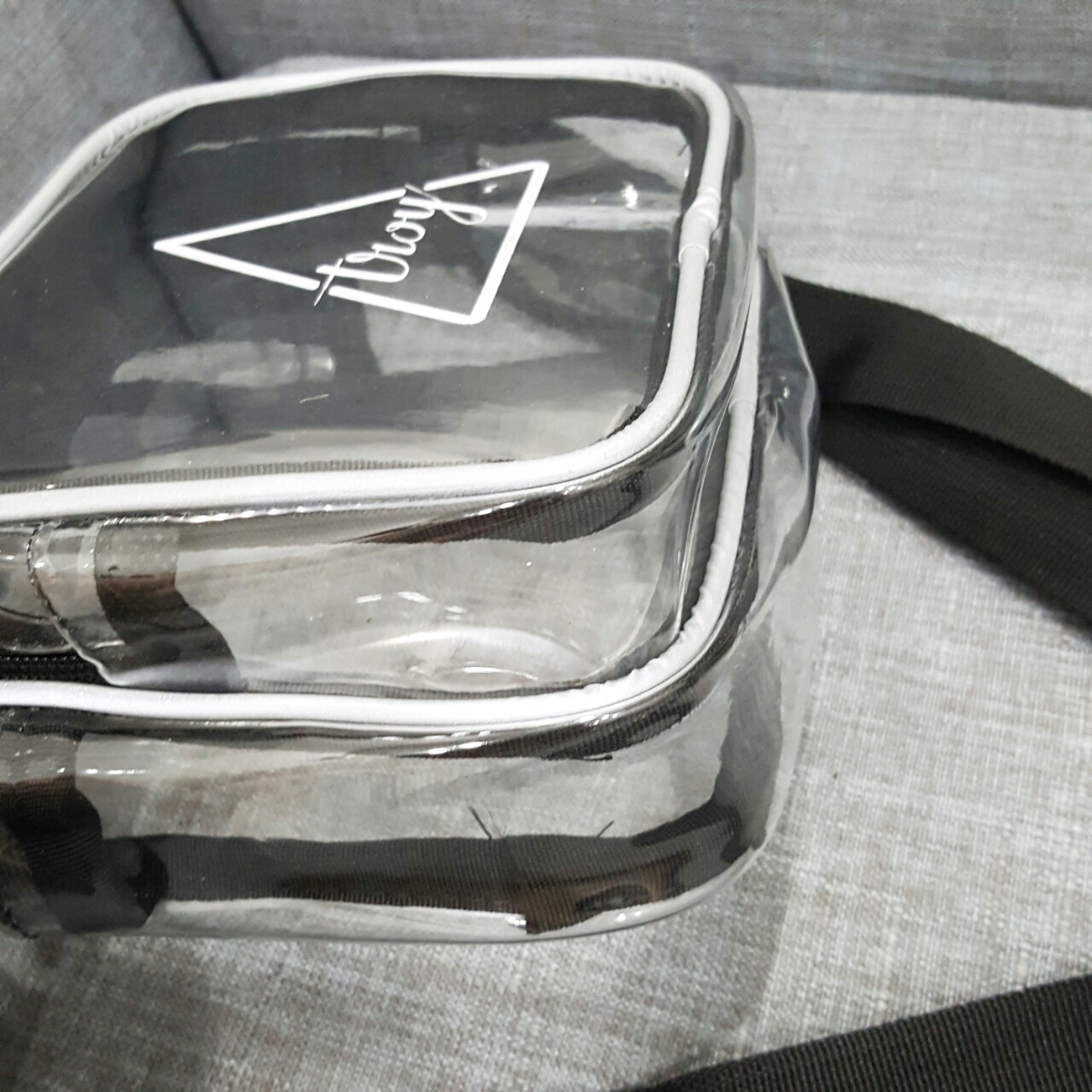 Túi trong suốt đeo chéo TROY 02 ngăn viền gân phản quang in họa tiết logo nổi bật