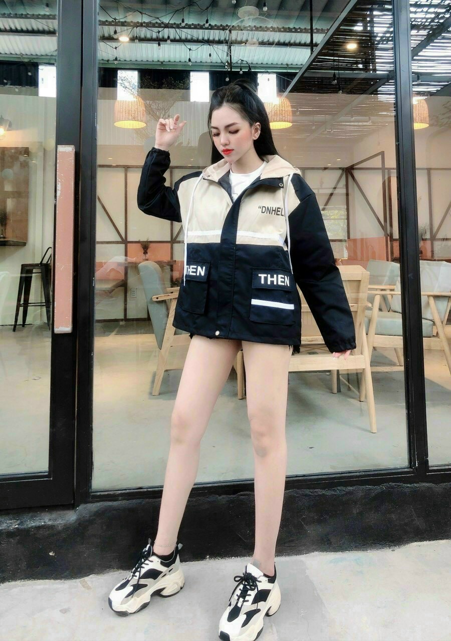 Áo kaki túi hộp họa tiết chữ ở lưng